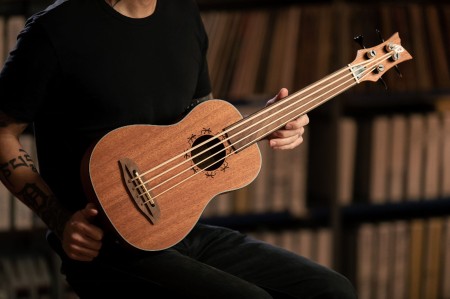 LIZZY-BSFL-GB w ręku.jpg